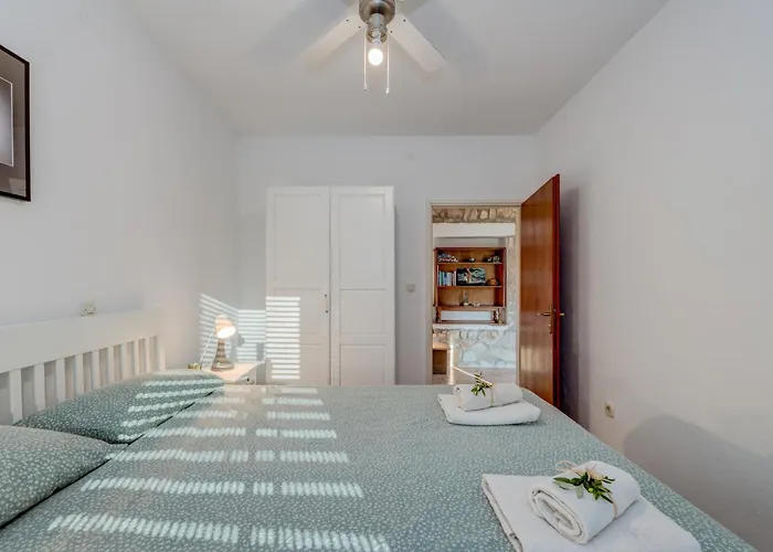 Bed & Breakfast Paradiso - Pakleni Islands Hvar 3*
